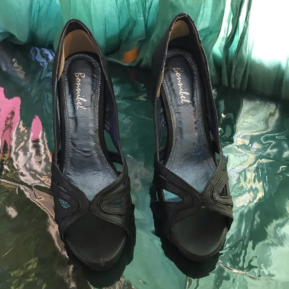 Bonnibel black open toe heels 6.5